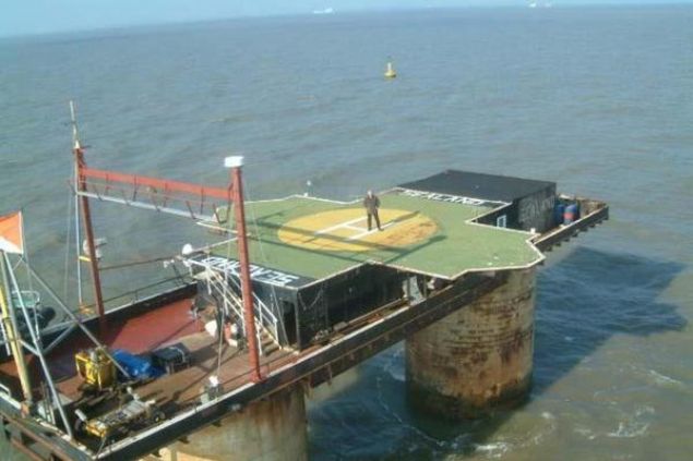  Daha sonra mahkemeye tanan bu olayda ngiliz savc, platformun ngiliz karasularnn 6 mil anda olmas dolaysyla Roy Bates'i hakl buldu.     