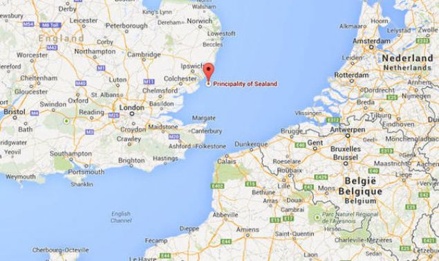  Bir lke iin nfusun ne kadar nemli olduunu hepimiz biliyoruz. Her lke nfus saysyla kendi gcn gsterir. Yalnz dnyada yle bir lke var ki, 27 kiiden ibaret. Says size ilgin gelse de Sealand ismindeki bu lke devlet olmay baarabilmi ve dnyann en kk lkesi olarak adn yazdrm. Bu lkenin ciddi ciddi internet servisleri var ve uakla, denizaltyla saldrlmad srece dnyann en gvenilir yerlerinden biri. te bu minik lke hakknda bilinmesi gerekenler...     