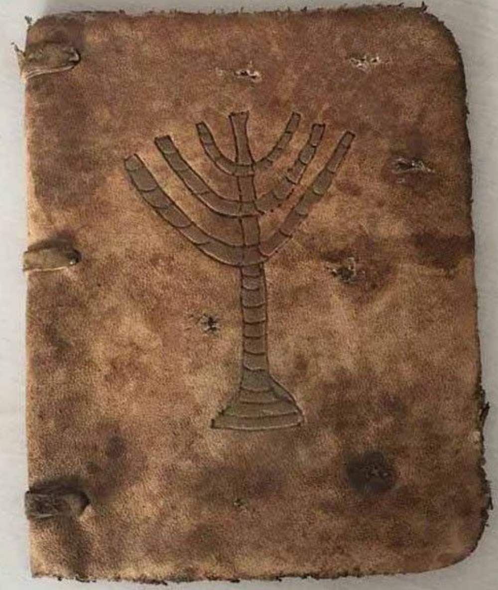 Polis ekipleri tarihi kitaba el koyarken, kitap incelenmek �zere Konya'ya g�nderildi. Ara�ta bulunan A.K. (57) ve A.B. (32) isimli iki ki�i ise g�zalt�na al�nd�.     