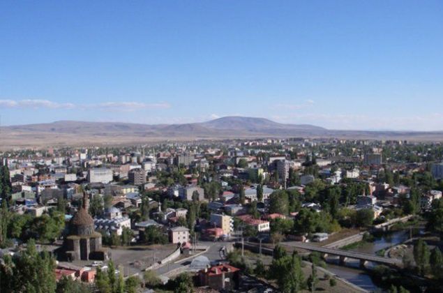                                                                 KARS %35 Fenerbah�e %34 Galatasaray %25 Be�ikta�                                                       