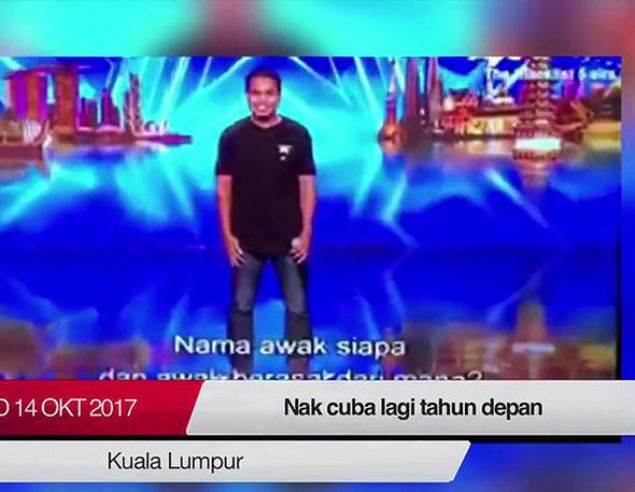 Y�lanlarla ileti�ime ge�erek, onlar� uysalla�t�rmas�yla d�nya �ap�nda b�y�k bir �ne kavu�an Malezyal� Ebu Zarrin H�ssin, bir kral kobran�n sald�r�s�na u�rad�.   