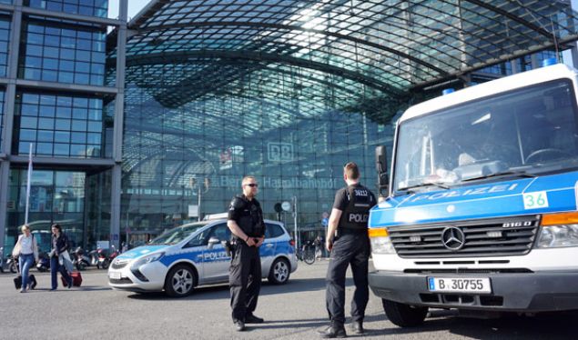  II. Dnya Sava'ndan kalan bombann imhas iin, ehrin merkez tren gar evresindeki 800 metrelik alan tahliye edildi.   