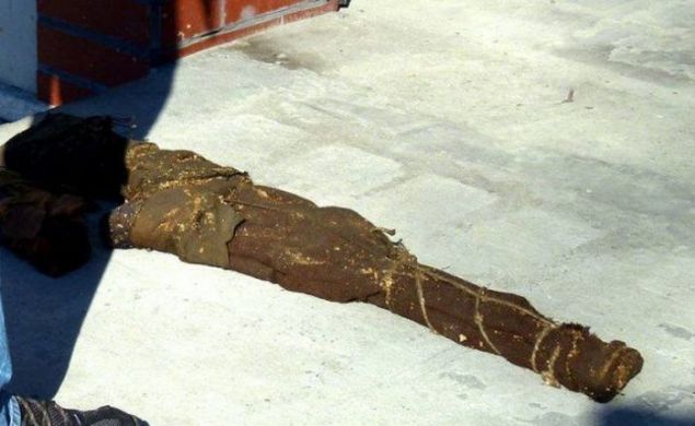 kinci Dnya Sava srasnda Nazi Almanyas tarafndan tasarlanan Stg 44 tfei bir beze sarlm halde bulundu.        