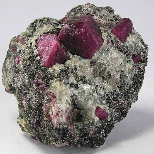    Lsemiden belli miktarda korur, sezgi gcn arttrr.     