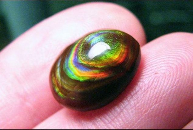    Akik    Tam ve yar deerli talarn arasnda Akik'in ok nemli bir yeri vardr.  organlarmz zellikle cinsel organlarmz asndan 