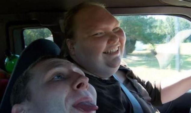 Bu foto�raf� g�rmeyen pek kimse yoktur. ��nk� ona herkes 'd�nyan�n en �irkin gelini' dedi y�llar boyunca. S�rekli i�eri�i komik olan haberlerde yer alan demirba� foto�raflardan biriydi. D�nyan�n her yerinde g�zellik alg�s� bamba�ka ama bu kad�n y�llar boyunca �irkinlik yaftalar�na maruz kald� ve a��r ithamlar�n y�k�n� �ekmek zorunda kald�.      