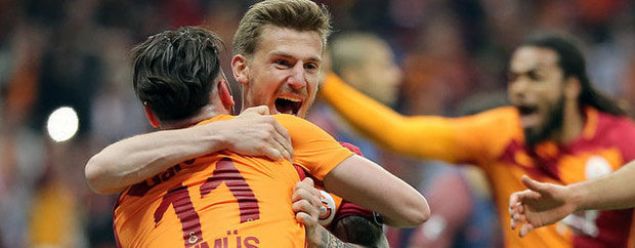                                                                 Serdar Aziz - Galatasaray > Lazio                                                       