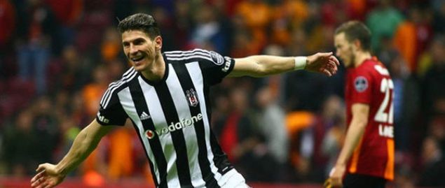                                                                 Mario Gomez - Stuttgart > Beikta                                                       