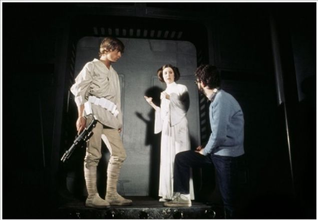                                                                George Lucas, Carrie Fisher ve Mark Hamill (1977)                                                           