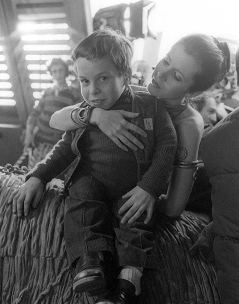                                                                 Carrie Fisher ve Warwick Davis in Star Wars: Episode VI - Return of the Jedi (1983)                                                          