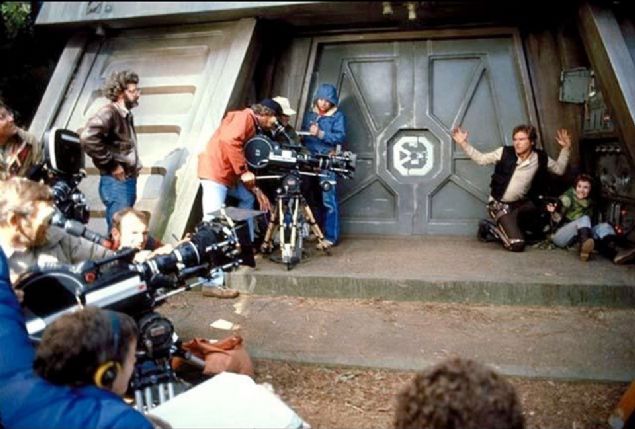                                                                 Harrison Ford, George Lucas, Carrie Fisher, Mike Benson ve Thomas Laughridge / Star Wars: Episode VI - Return of the Jedi (1983)                                                         
