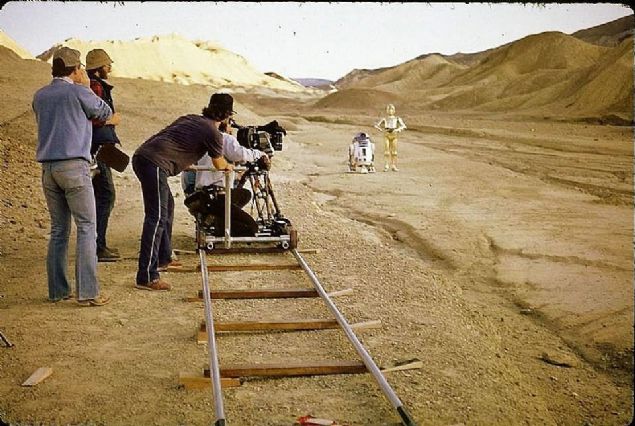                                                                 Anthony Daniels ve Kenny Baker / Star Wars: Episode VI - Return of the Jedi (1983)                                                           