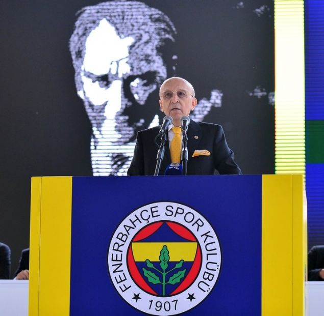                                                                 Kk, 'Hayrl bir gnde Ramazan Ay'nda ynetime talip olanlarn yarn ynetmek, sandklarda emniyeti salamak iin Fenerbahe tarihinin en geni katlml Genel Kurulu'nda bizi greve setiiniz iin teekkr ediyorum' dedi.                                                        