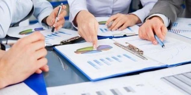 15. Finans Mdr - Finans MdrKsa grev tanm: irketin stratejik olarak parasn ynetmesine yardmc olur, bylece iletme ihtiyalarn karlayabilir. Ortalama yllk maa: 115,000 USD Ak pozisyon says: 2,582      