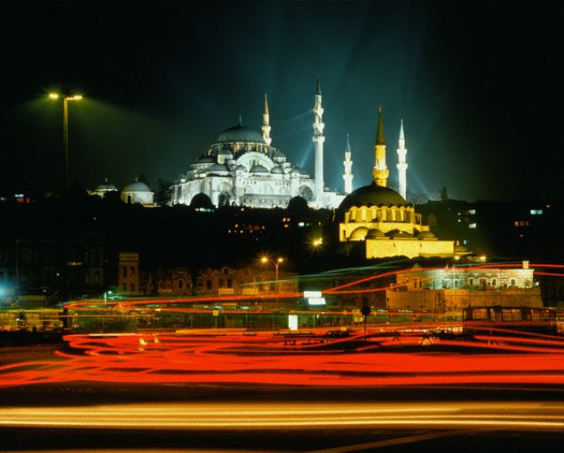 Allahm,  Sen bizleri ylesine iten bir hakikat eri eyle ki, oturup kalkp srekli yeryznde hakk ikame etmeyi dnelim ve senin hatrn sz konusu olduunda da rahatlkla btn arzularmzdan ve isteklerimizden vazgeebilelim Ya Rabbi!  