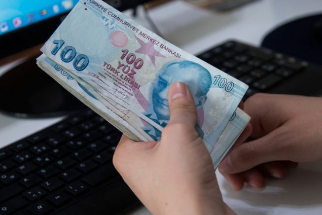 Buna g�re, kre� ve g�nd�z bak�mevi hizmetinin i�verenlerce i� yerinde verilmesi halinde, bu hizmetten faydalanan kad�n hizmet erbab�na sa�lanan menfaatin tamam� gelir vergisinden istisna olacak.     