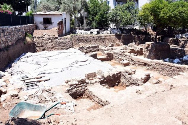 Bu nedenle ya�ad��� villan�n zeminine de bal�k��l��a ve denize olan tutkusunu canland�ran mozaikler yapt�rd���n� d���n�yoruz. G�n �����na ��kart�lan eserler, �ok iyi korunmal�. Paha bi�ilmez bu d�nya miras� payla��lmal�' dedi.      