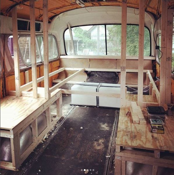 ��te Jessie'nin inan�lmnaz otob�s evi... 