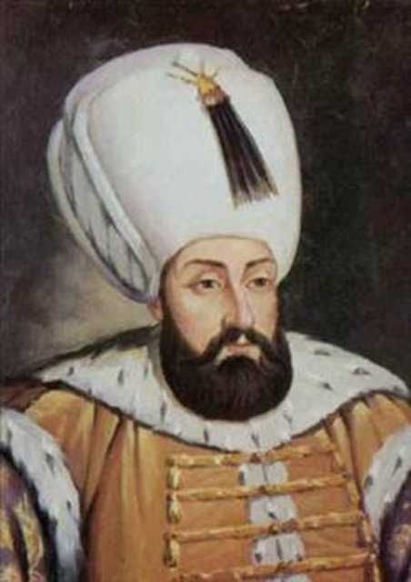                                                                 III.Mehmet Hn: Ayasofya Camii bahesindeki trbesinde.                                                         