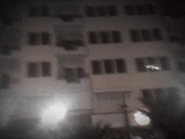                                                                 Dalga gemek amal kameralar eline alp binay ziyarete giden genlerin farknda olmadan yakaladklar grntler epey ilgin.                                                          