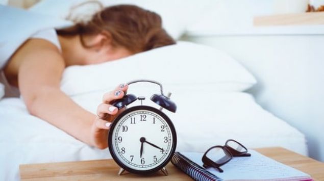                                                                 Ceviz suyu, uyku problemi ekenler iin de nemli bir iecektir. Sakinletirici etkisi ile uyumadan nce iilen ceviz suyu, daha kaliteli bir uykuya dalmanza yardmc olur.                                                       