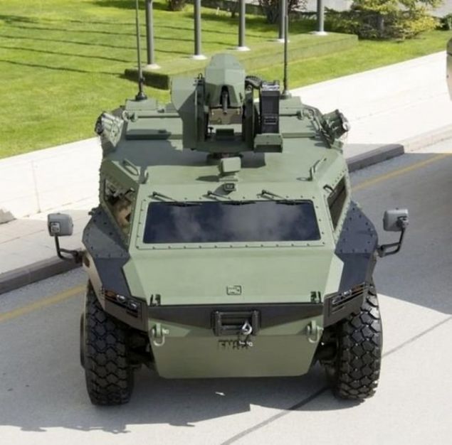                                                                 Pars, maynlara ve el yapm patlayclara kar korumal olan aracn gvdesi, balistik malzemeden retildi. CH-47 Chinook ar yk helikopteri dahil her trl askeri kargo ua ile tanabiliyor.                                                                   