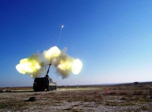                                                                 Dnya ordular arasnda ayn snfta ok az saydaki silah sisteminde bulunan zelliklere sahip, 8 metrelik namlusuyla 40 kilometre uzaklktaki hedeflere nokta at yapabilen TSK'nn vurucu gc Frtna obsleri, kresel konumlandrma, otomatik namlu ynlendirme ve otomatik mermi doldurma sistemleri sayesinde yksek ate kabiliyeti sunuyor.                                                         