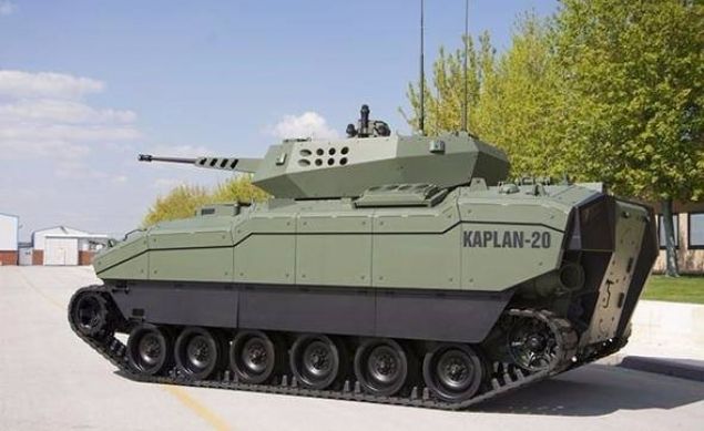                                                                 Su iinde nokta dn yapabildii gibi geri istikamete de hareket edebilen ara, kullancya su kenarnda hibir hazrlk yapmadan suya girebilme imkn da salyor.                                                         