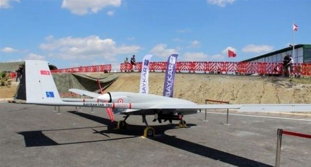                                                                 Yer Sistemlerine baml olmakszn tam otomatik ini ve kalk zellii<br><br>  GPS Bamll olmakszn dhili sensr fzyonu ile seyrsefer zellii<br><br>  Karbon fiber, Kevlar, Hibrid Kompozit Yap <br><br>                                                        