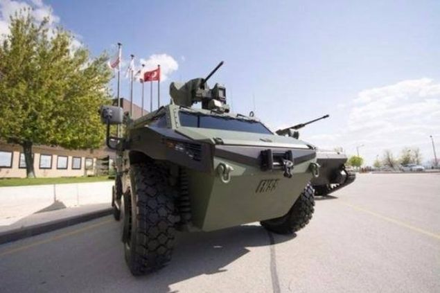                                                                 Pars, maynlara ve el yapm patlayclara kar korumal olan aracn gvdesi, balistik malzemeden retildi. CH-47 Chinook ar yk helikopteri dahil her trl askeri kargo ua ile tanabiliyor.                                                         