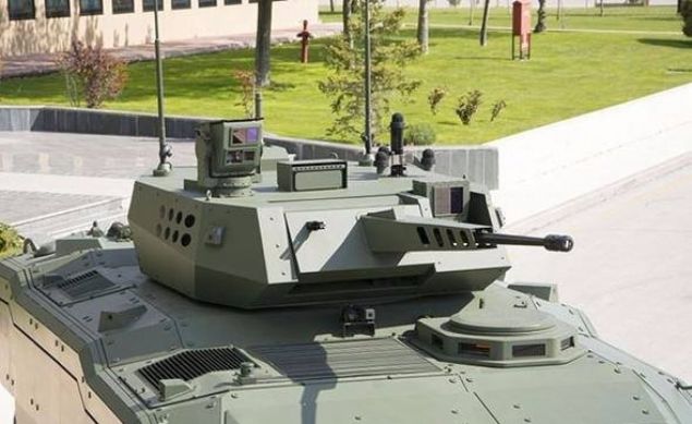                                                                 Paletli, 6 yol tekerlekli, dk siluetli, souk ve scak iklim koullarnda, amurlu/engebeli arazilerde, asfalt veya stabilize yollarda yksek hzl hareket edebiliyor.                                                         