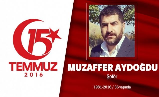 36 yandaki Muzaffer Aydodu, bakent Ankarada ofrlk yapyordu. 15 Temmuz gecesi, evden kmadan nce annesinden helallik istedi ve yola koyuldu. Muzaffer Aydodu, Genelkurmay kavanda tanklarn geiine engel olmak isterken tank zerindeki darbecinin ate amas sonucu ehit oldu. ehidin annesi, Olum o gn sokaa kmasa, biz bugn byle rahat oturamazdk evlerimizde diyor. ehit Muzaffer Aydodu, Ankarann Bala ilesinde bulunan Akviranarsak mezarlna defnedildi.             