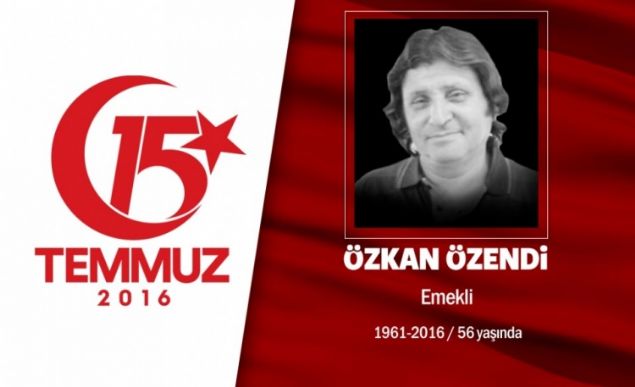 1961 doumlu zkan zendi, kamudan emekliydi. zkan zendi, evli ve 6 ocuk babasyd. Sadece 3 ay nce ilk torununu kucana ald. 15 Temmuz gecesi hain darbecilerin ehit ettii ilk sivillerden biri oldu. Genelkurmay Bakanl nndeki darbecilerin at ate sonras ehadet erbetini iti. ehit olduunda elinde Trk bayra vard.ehit zkan zendi, Ankara'nn Yenimahalle ilesi Karyaka Mezarlnda son yolculuuna uurland.             