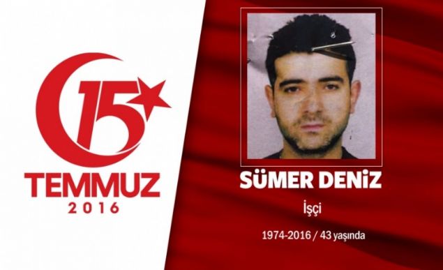 42 yandaki Smer Deniz, esnaflk yapyordu. Evli ve 2 ocuk babasyd. 15 Temmuz gecesi hain giriime engel olmak iin Cumhurbakanl Klliyesi'ne kotu. Cumhurbakanl Klliyesi'ni koruyan gruba darbecilerin at ate sonucu ehit dt. Smer Deniz'in ei 'En gzel yerinden vuruldu. O kadar kalbi gzeldi ki zaten, kalbinden vuruldu.' diyerek duygularn dile getirdi. Smer Deniz, 8 sivil ehitle birlikte Ankara Karyaka Mezarl'na defnedildi.       