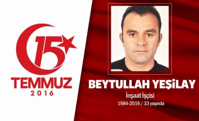 28 yandaki Beytullah Yeilay, inaat iisiydi. 1 yl nce evlenmiti. Eine Vatan olmazsa biz de olmayz derdi. 15 Temmuz gecesi Cumhurbakan Erdoan'n ars zerine sokaa kt, kardei ve arkadalaryla direnie geti. nce grup olarak Ankara Numune hastanesi nndeki darbeci tankn etkisiz hale getirdiler. Ardndan Bakent Ankara'da darbeci igali altndaki Genelkurmay Bakanl'na gittiler. Beytullah Yeil, hain darbecilerin at ate sonucu ehit dt, kardei de gazi oldu. ehit babas, 'Ben de hazrm, vatan iin canmz feda' diyor. Beytullah Yeil, memleketi Yozgat'ta gzyalaryla son yolculuuna uurland. ehit Beytullah Yeilay'dan geriye ei ve 4 aylk kz Miray kald.        