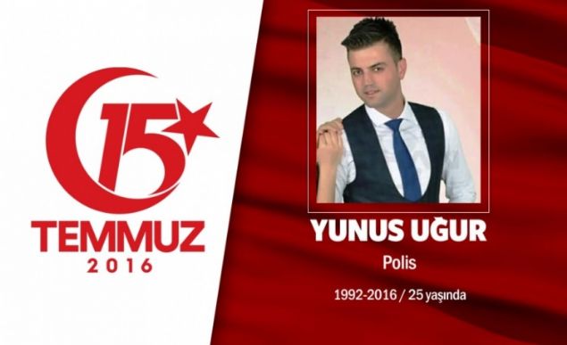 2 ay nce nianlanmt, ehit oldu. 26 yandaki Yunus Uur, polis memuruydu. Pilotluk bavurusu kabul edilmiti. Adana'dan Ankara Glba'ndaki zel Harekat Daire Bakanl'na helikopter sr eitimi iin gelmiti. 15 Temmuz gecesi hain darbecilerin ilk olarak hedef aldklar zel Harekat Daire Bakanl'nda ehit dt. ehidin kepini giyen nianls, 'Sen toprak oldun, geriye yzmz kald' diyerek alad. 3 ocuklu ailenin en by olan Yunus Uur iin memleketi Adana'da cenaze treni dzenlendi. ehit polis, Adana'nn Saram lesi'ndeki Buruk Mezarl'nda son yolculuuna uurland.       