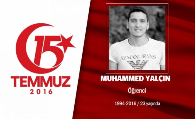 22 yandaki Muhammet Yaln, Ankara Gazi niversitesi Beden Eitimi ve Spor Yksek Okulunda renciydi. 15 Temmuz gecesi Cumhurbakan Erdoann ars zerine sokaa karak direnie katld. Cumhurbakanl Klliyesi evresindeki hain darbecilere engel olmaya alt. ehidin babas emekli uzman avu Selehattin Yaln, Olum ile cep telefonu ile konuuyordum. Bir anda telefonun sesi kesildi dedi. te tam o anda, Cumhurbakanl Klliyesi yaknlarna darbeci hainlerin ele geirdii sava uandan atlan bomba nedeniyle ehit dt. ehit Muhammet Yalnn cenazesi, memleketi Karamann Kazm Karabekir lesinde son yolculuuna uurland.             