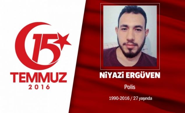 Diyarbakr Sur'da gazi olmutu, Ankara'da ehit dt. 26 yandaki Niyazi Ergven, bekard. Diyarbakr'n Sur lesi'ndeki atma sonras bacandan yaralanm, Ramazan Bayram'ndan sonra taburcu olmutu. Ankara'daki grevi bana dnen Niyazi Ergven, 15 Temmuz gecesi Glba'ndaki zel Harekat Daire Bakanl'ndayd. Ablasyla konuurken telefondaki son sz, 'Vatanm size brakmayacam erefsiz hainler' oldu. Hain darbecilerin gasp ettii sava uaklaryla yaplan saldrda ehit dt. ehit Niyazi Ergven iin memleketi Kahramanmara'n Trkolu lesi'nde cenaze treni dzenlendi.             