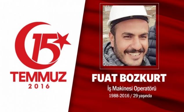 15 Temmuz gecesi yzbinlerle birlikte sokaa kanlar arasndayd. Asker klaya sloganlar altnda ankara semalarna alak uu yapan darbecilerin ele geirdi sava uaklarnn grntlerini ekti. Genelkurmay kavanda darbecilerin helikopterli saldrs sonras ehit dt. Fuat Bozkurt'un ailesi, yaral haldeyken 'Doktor yaram Sarsn tekrar gidecem' diyen ve vatan in cannn feda eden oLu ile gurur duyuyor. Fuat Bozkurt, Malatya'da son yolculuuna uurland                 