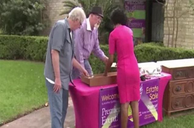                                                                     Emil adndaki bu adam ifonyeri ald fakat kendisini ne tr bir srprizin beklediini bilmiyordu.                                                          