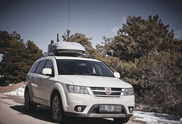                                                                 Tim ve yaya personel korumas�  <br><br>  �kinci Nesil S�rt Tipi RF Kar��t�rma/K�reltme Sistemi M�LKAR-5T5, RFEYP tuzaklar�na kar�� timlerin ve yaya personelin korunmas� amac�yla geli�tirilerek g�venlik g��lerinin hizmetine girdi.    Sistem, monte kitleriyle ara� korunmas�nda da kullan�labiliyor.                                                         