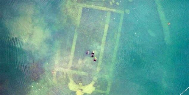     Bazilika denildiinde genellikle Hristiyanlk dneminde kilise yaplarnn ana plan sisteminin akla geldiini belirten Prof. Dr. Mustafa ahin, 'Roma mparatorluu dneminde bazilika kamu yaps olarak kullanlyor. Mahkeme, sergilerin yapld galeriler gibi deiik fonksiyonlarda karmza kyor. unu merak edebilirsiniz bir kamu yaps, neden dini yapya dnt? Onun sebebini de bilim adamlar u ekilde aklyor: Hristiyanlk resmi din kabul edilince, Hristiyanla inananlar yle bir mimari gelitirelim ki, bir nceki Pagan inancndan farkl olsun. Onlarn tapnaklarn hatrlatmasn dncesiyle byle bir ey yapyorlar. Tasarm olarak 3 neften ya da 3 koridordan oluuyor. Yn olarak dou-bat istikametine uzanmas gerekiyor dedi.   