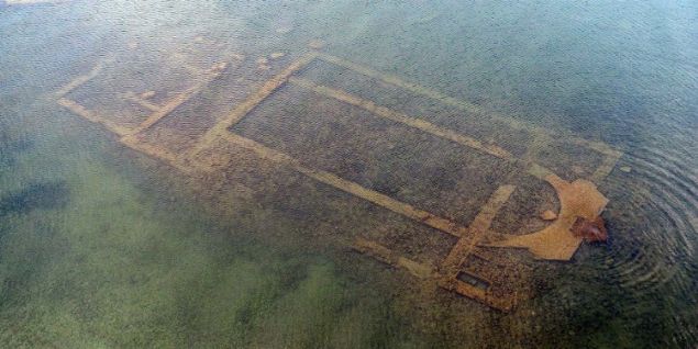     Trkiyenin en nemli su alt kazsnn znik Glndeki bazilikada gerekletirildiini vurgulayan ahin, Bugne kadar Trkiyede yaplan su alt almalarnda batk tespitleri veya batk kazlar yapld. Onun dnda mimariye ynelik herhangi bir kaz sz konusu deil. zellikle ben burada kazlarda yksek lisans ve doktora rencilerimizle almak istiyorum. Bunun sebebi de kurumsallatrp su alt arkeolojisini Trkiyede yaygnlatrmay hedefliyoruz diye konutu.   