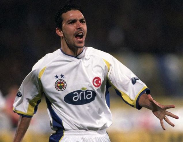                                                                 Haim Revivo  <br><br>  2000 ylnda Celta Vigo'dan 5 milyon euro'ya Fenerbahe'ye gelen Revivo, mthi sol aya, frikikleri ve gollerinden sonra att taklalar ile taraftarlarn sevgilisi olmutu.                                                           