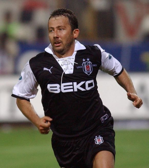                                                                 te drt byklerin en az ikisinde oynamay baarabilmi, bir takmdan o takmn ezeli rakibine transfer olmu nl futbolcular...                                                           