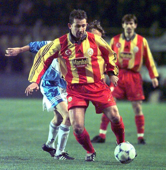                                                                 Beikta'n altyapsndan yetien Sergen, 6 sezon siyah-beyazl formay giydikten sonra 2 sezon Galatasaray'da, bir sezon Fenerbahe'de, 1 sezon da Trabzonspor'da forma giydi.                                                           