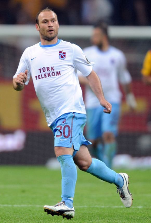                                                                 3 yl Sar Lacivertli ekipte forma giyen Serkan, 2007 ylnda Trabzonspor'a transfer oldu. zellikle Ersun Yanal ynetiminde etkili olan Serkan, Bordo Mavili ekipte 6 yl forma giydikten sonra takmdana ayrld.                                                           