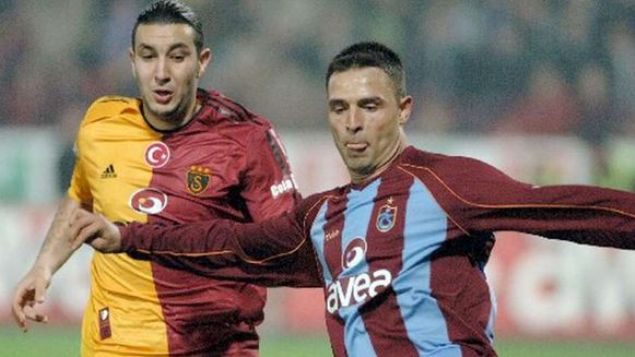                                                                 Fatih Akyel, 2006-2007 sezonunda 1 sezon da Trabzonspor formas giydi.                                                           