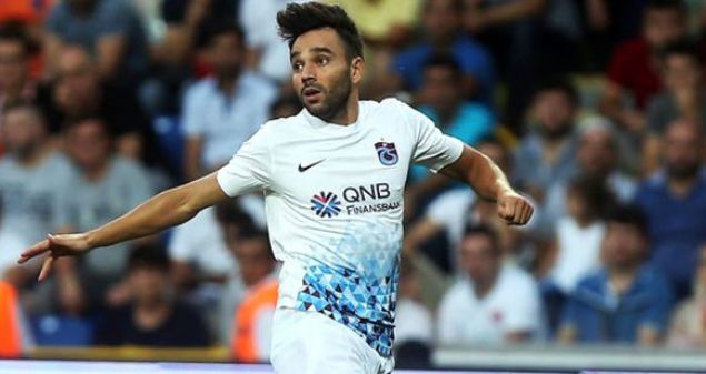                                                                 Fenerbahe'den ayrldktan sonra Trabzonspor'a geri dnen Volkan en, Karadeniz ekibinde beklentilerin altnda kald ve takmdan ayrld.                                                                                             