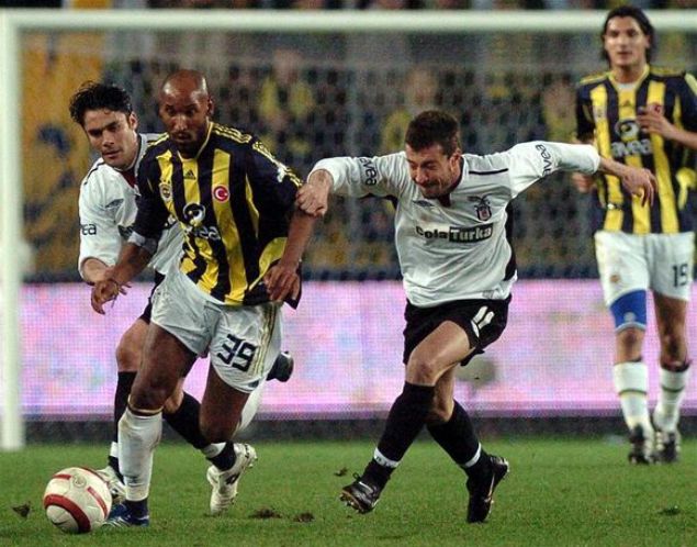                                                                 Futbolu braktktan sonra 'Ben ezelden Beiktalym. ocukluumdan beri Beikta' tutuyorum' diye aklama yapmt.                                                            